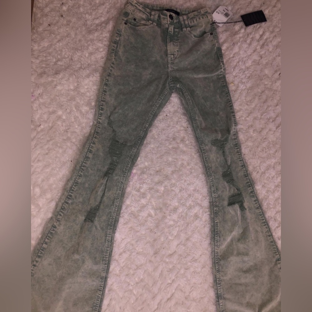 NWT FOREVER 21 BELLBOTTOMS